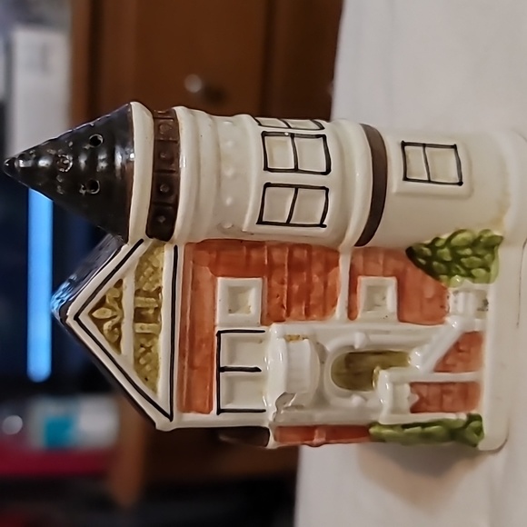 Otagiri Victorian Houses Salt and Pepper Shakers Set Handpainted Vintage Japan - Picture 2 of 14